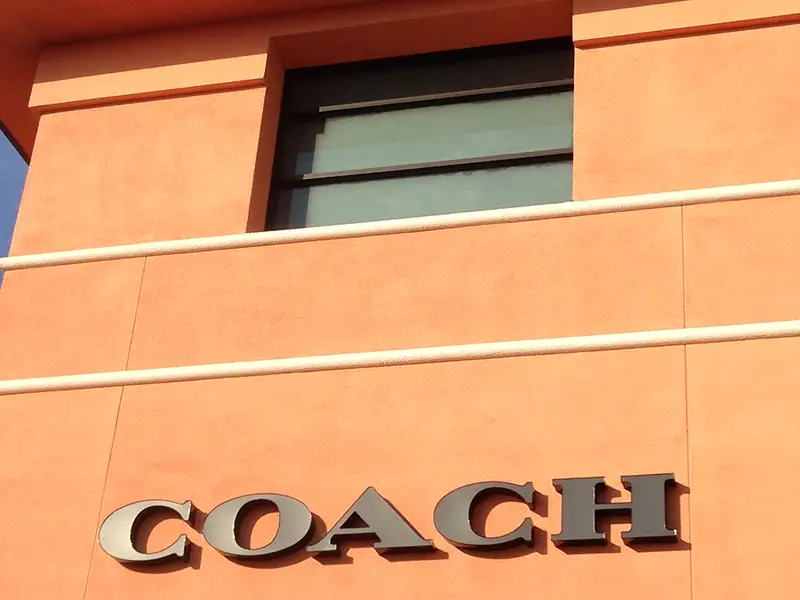 coach in outlet mall